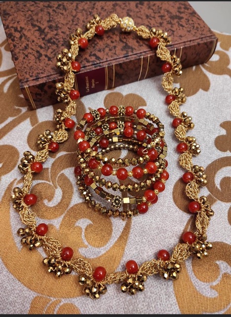 Collana e bracciale  uncinetto e perline 